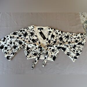 NWT Lulu’s Crop Top Size Small